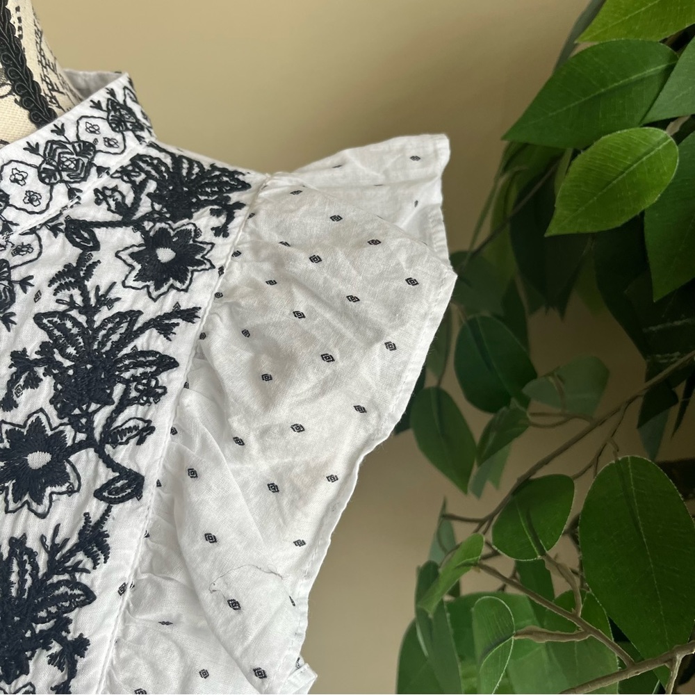 Loft Embroidered Floral Dot Ruffle Sleeveless Top White Sz S - Picture 4 of 16